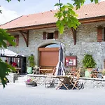 Le Bonheur Dans Le Pre Отель 2*
