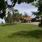Le Bonheur Dans Le Pre Отель