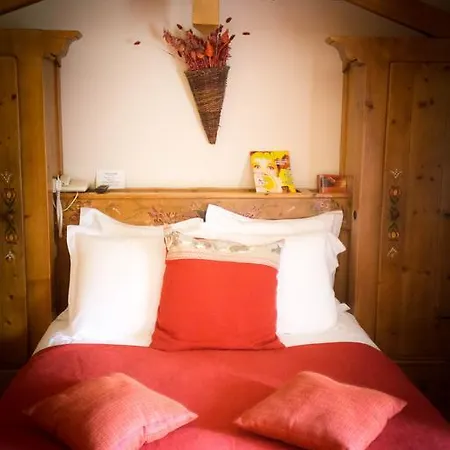 Hotel Le Bonheur Dans Le Pre 2*