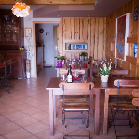 Le Bonheur Dans Le Pre Lucinges