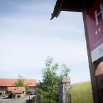 乐邦赫黛乐普里酒店 Lucinges
